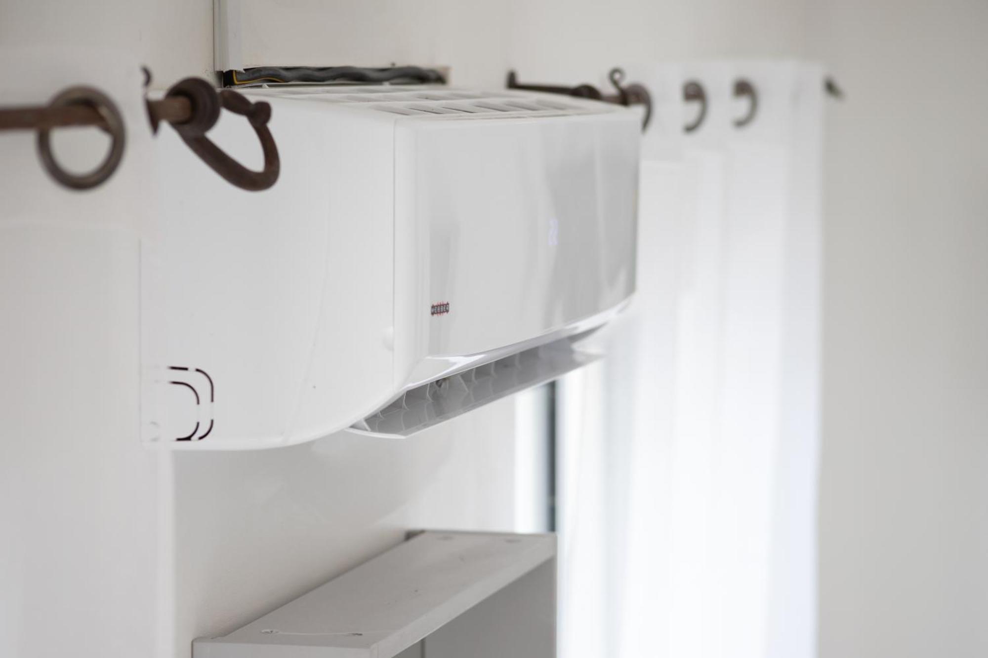 Apartamento Le Partage Des Eaux - 4 Couchages - Hypercentre - Clim - Wifi LʼIsle-sur-la-Sorgue Exterior foto